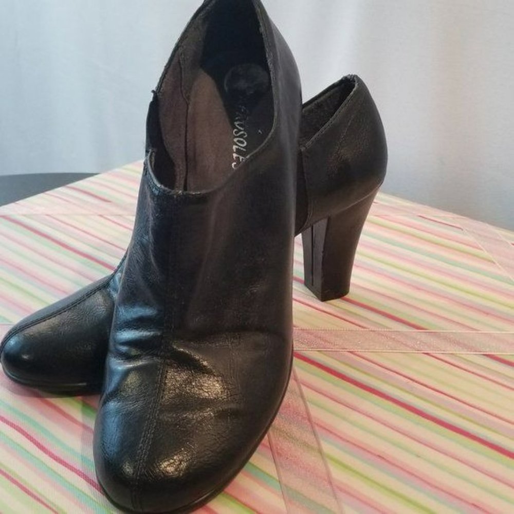 AEROSOLES Black Clog Mules Seam Detailing Size 9.5